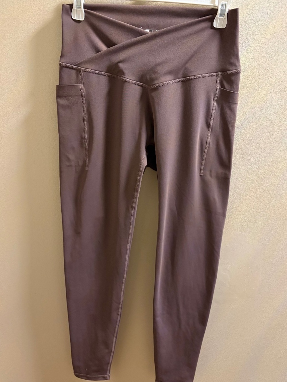 Popflex Crisscross Hourglass Leggings with Pockets